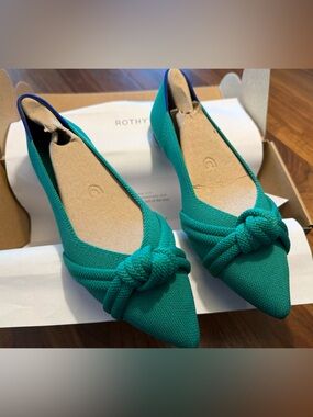 Rothy's Point II Knot in emerald 8.5